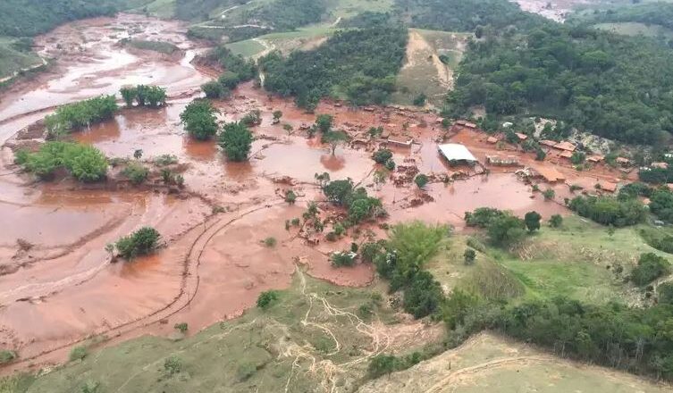 Desastre de Mariana completa 10 anos e moradores ainda buscam justiça